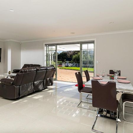 A Majestic Slice Of Heaven Villa Karaka Bagian luar foto
